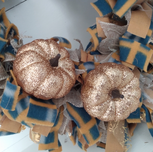 Fall Themed Wreath - Picture 4 of 6